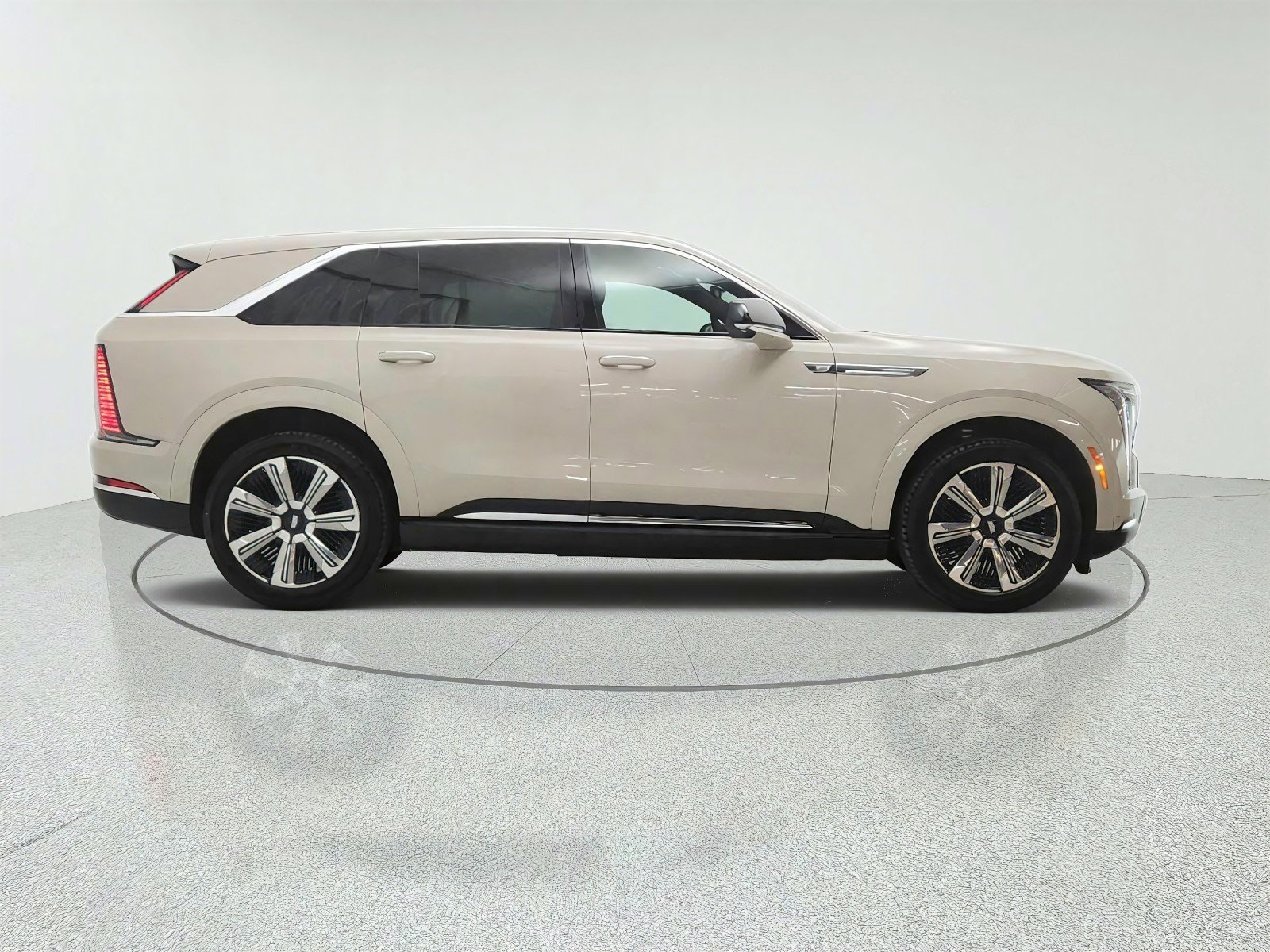 Used 2026 Sandstone Cadillac Premium Luxury image 4