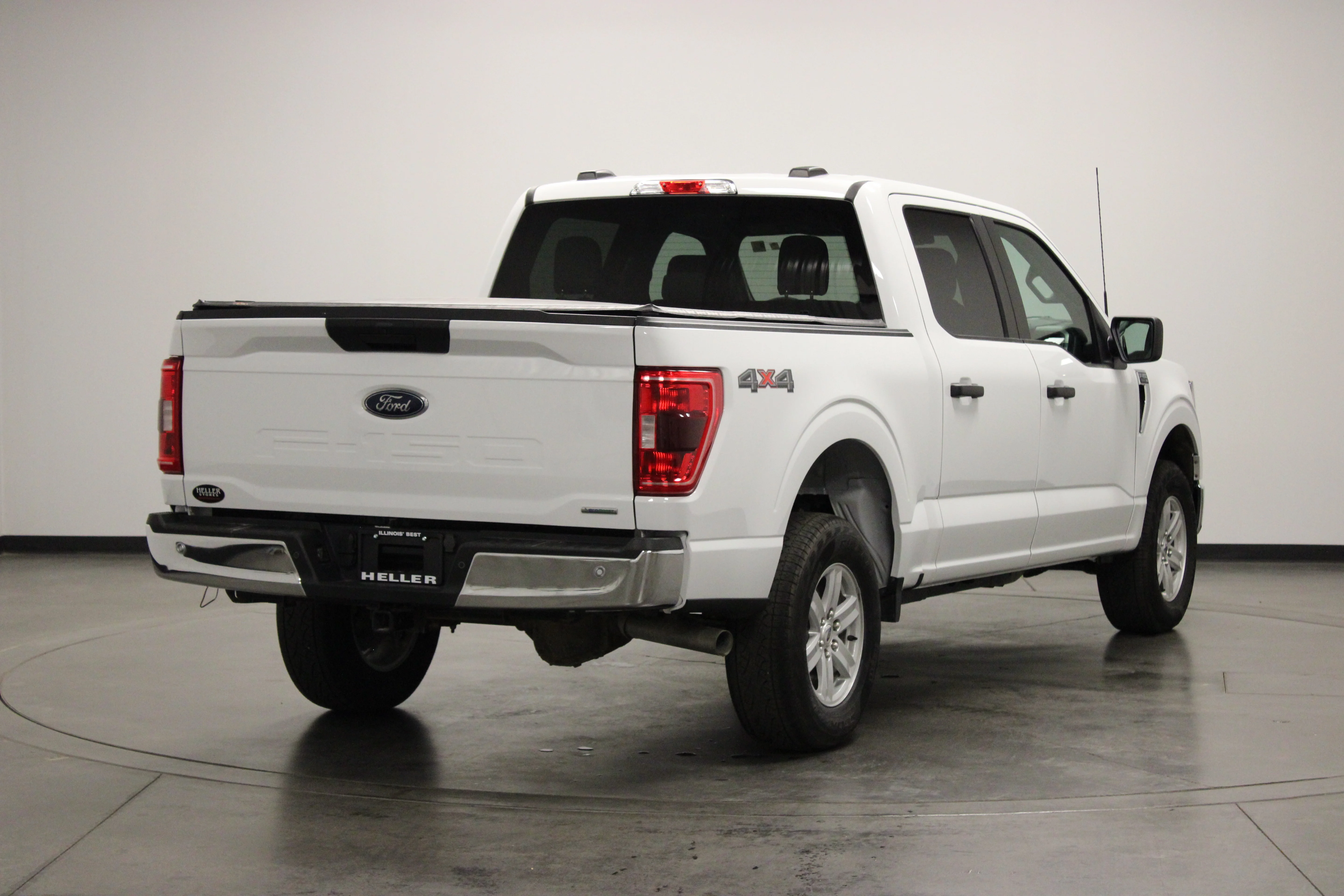 Used 2023 Oxford White Ford XLT image 8
