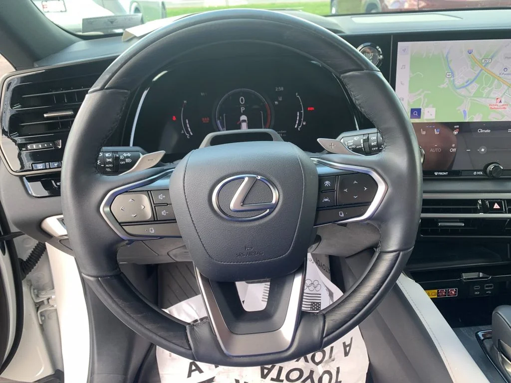 Used 2024 White Lexus 350 Premium Plus image 25