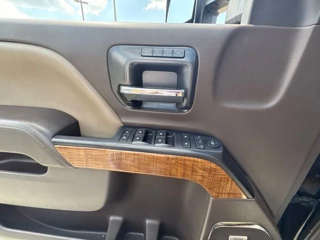 Used 2016 Black GMC SLT image 13
