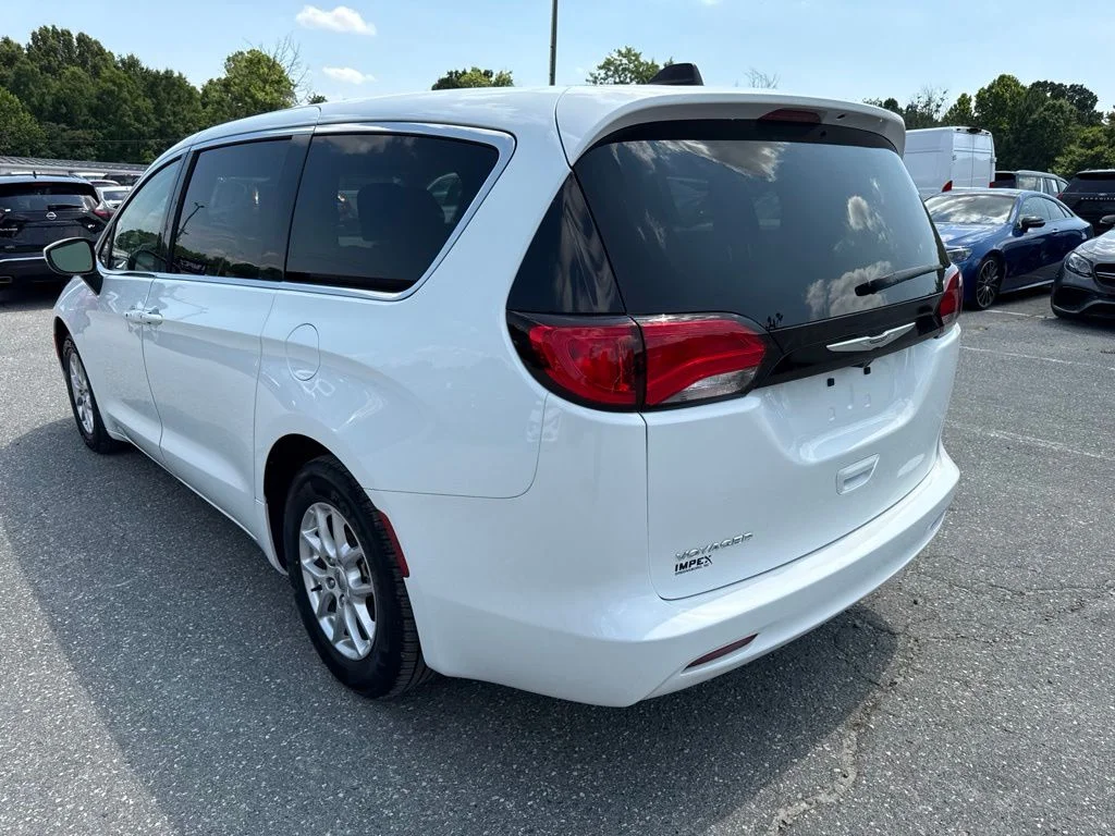 Used 2023 White Chrysler LX image 5