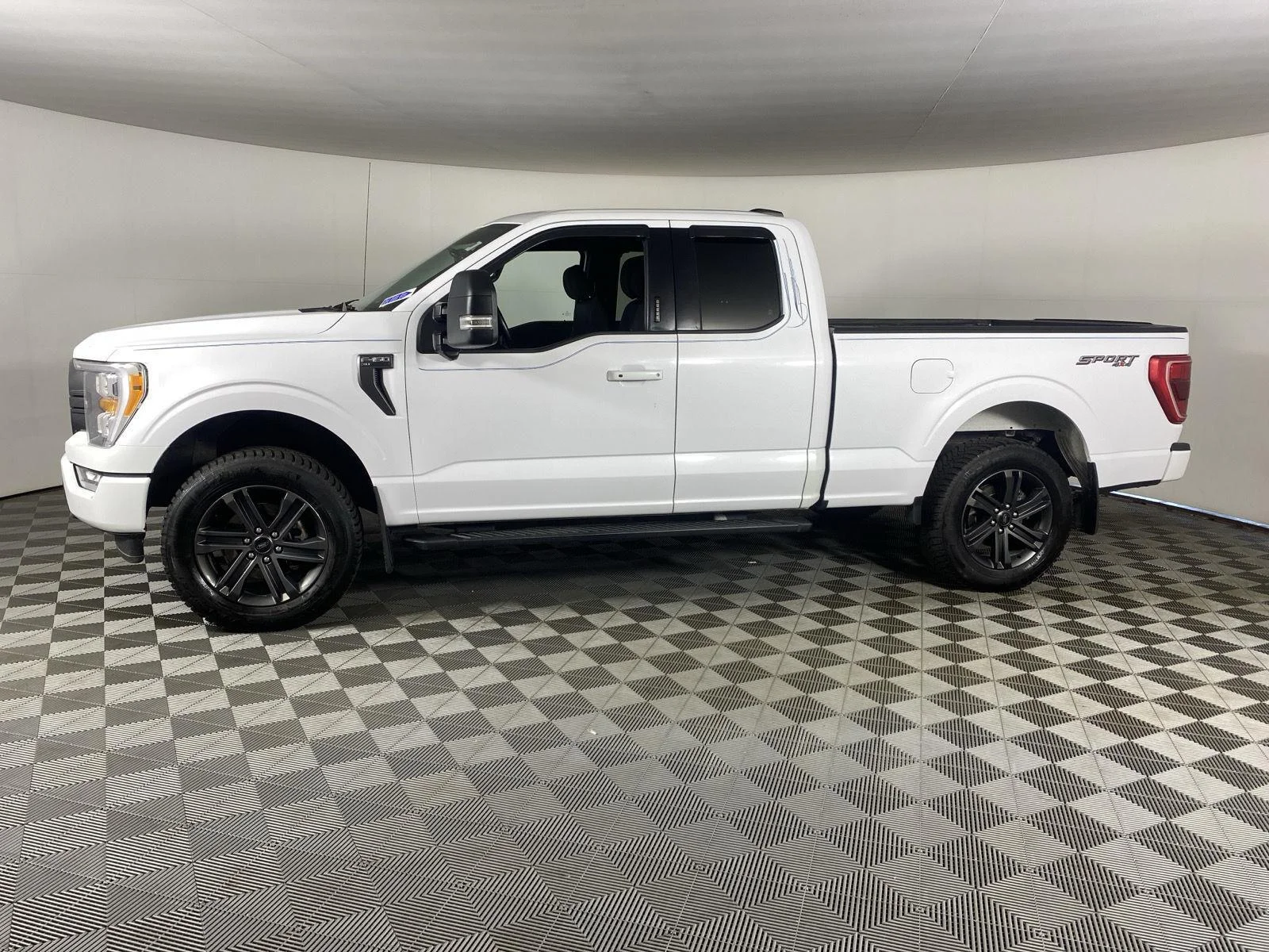 Used 2021 Oxford White Ford XLT image 14