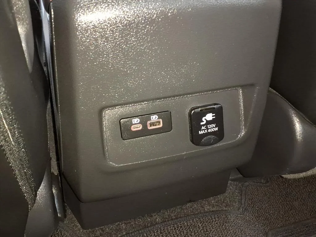 Used 2023 Black Nissan PRO-X image 4