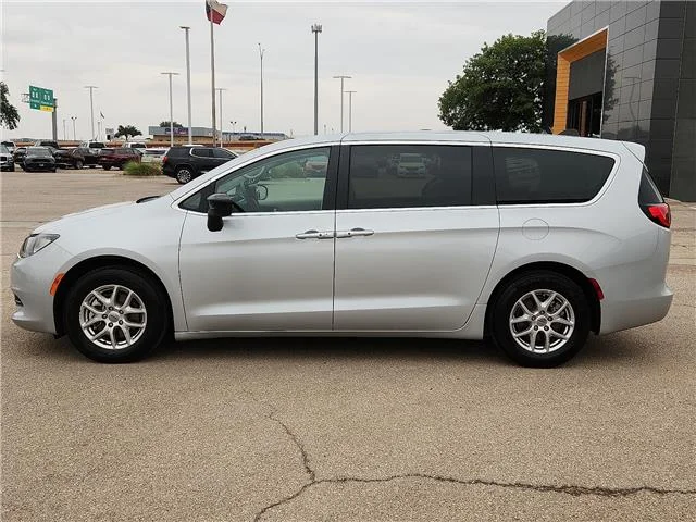 Used 2024 Silver Chrysler LX Passenger image 2