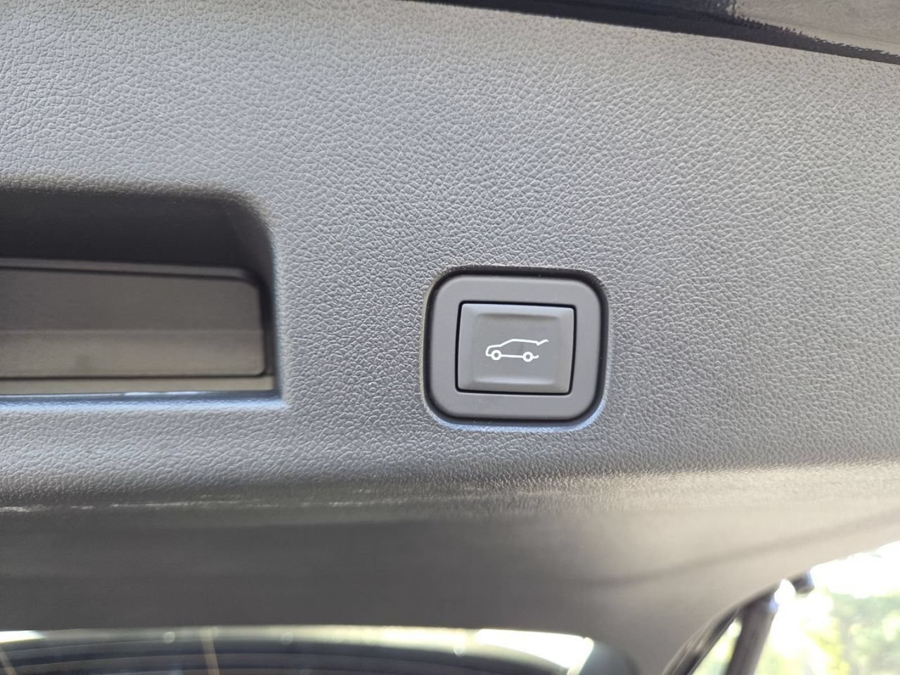 New 2026 Summit White GMC Elevation image 24