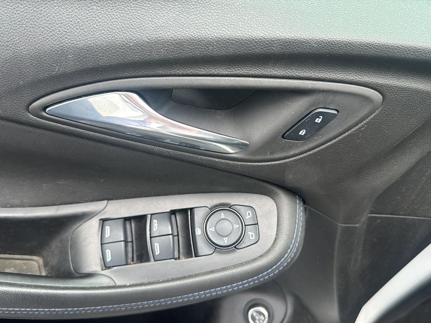 Used 2025 Summit White Buick Sport Touring image 12