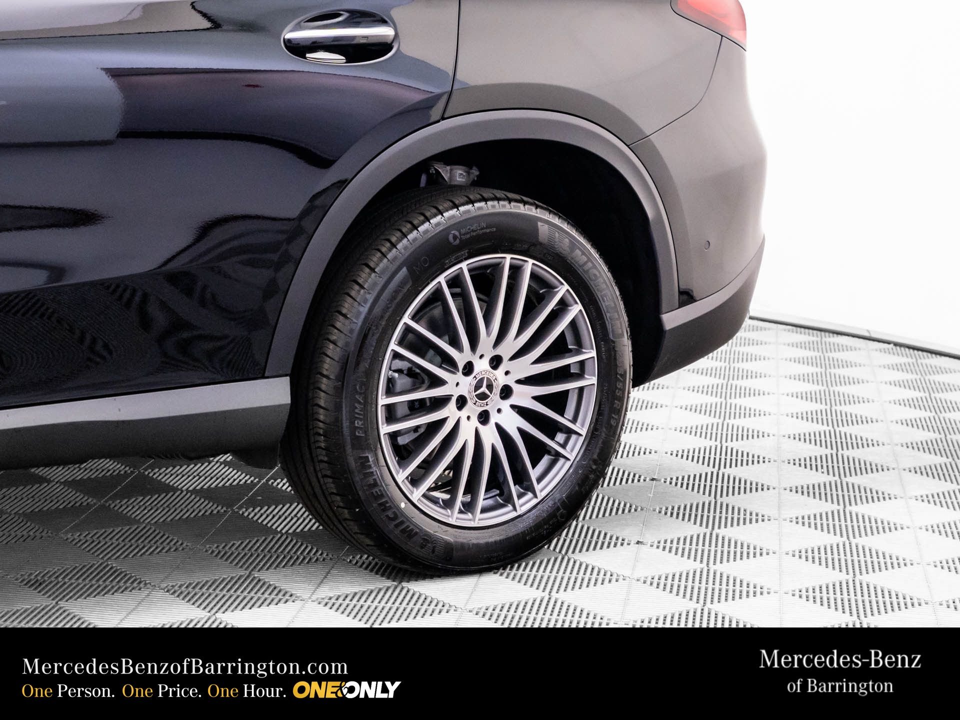 New 2026 Black Mercedes-Benz GLC 300 image 36
