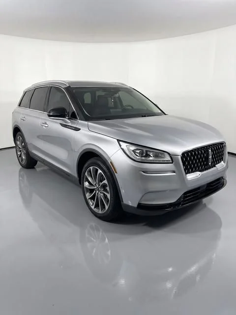 Used 2022 Silver Lincoln Grand Touring image 8