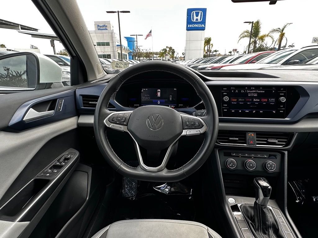 Used 2022 White Volkswagen 1.5T SE image 18