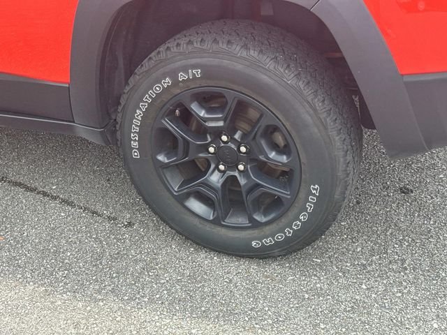 Used 2021 Orange Jeep Trailhawk image 12