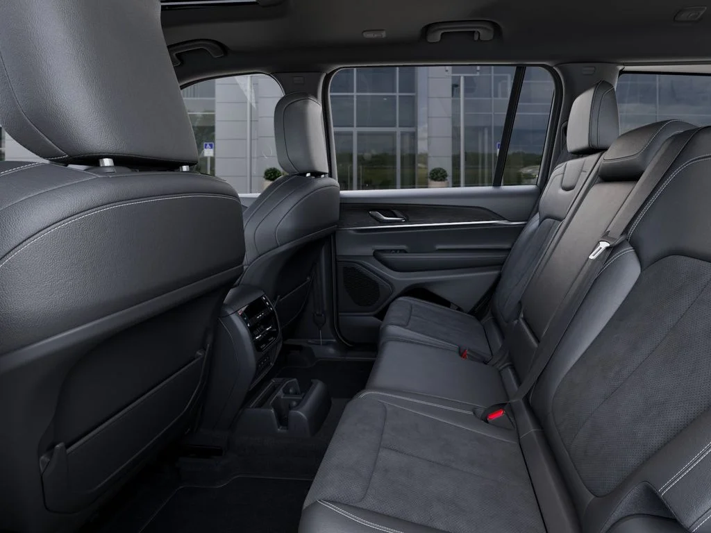 New 2026 Silver Zynith Exterior Paint Jeep Altitude image 23