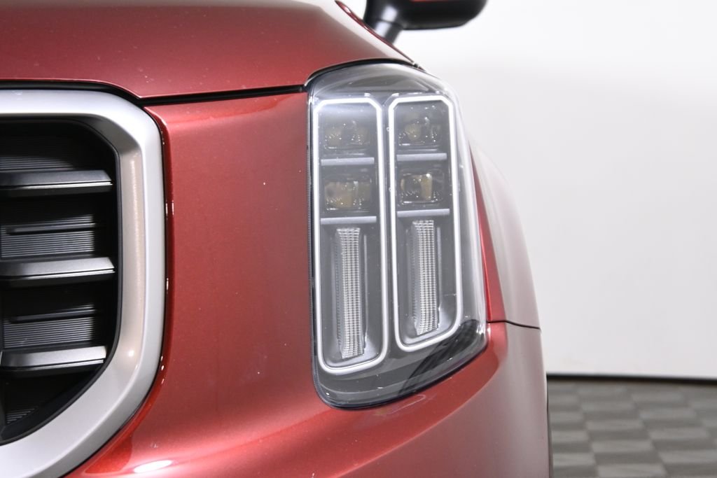 Used 2024 Red Kia S image 11