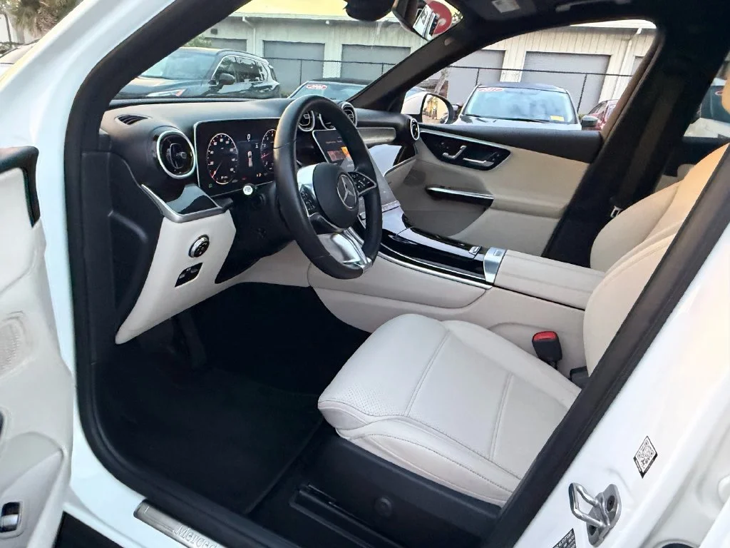 Used 2026 White Mercedes-Benz GLC 300 image 12