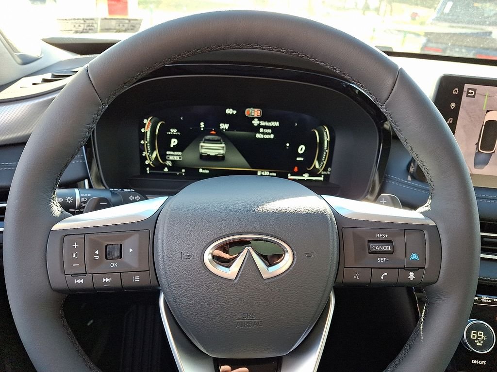 New 2026 RADIANT WHITE INFINITI Luxe AWD image 17