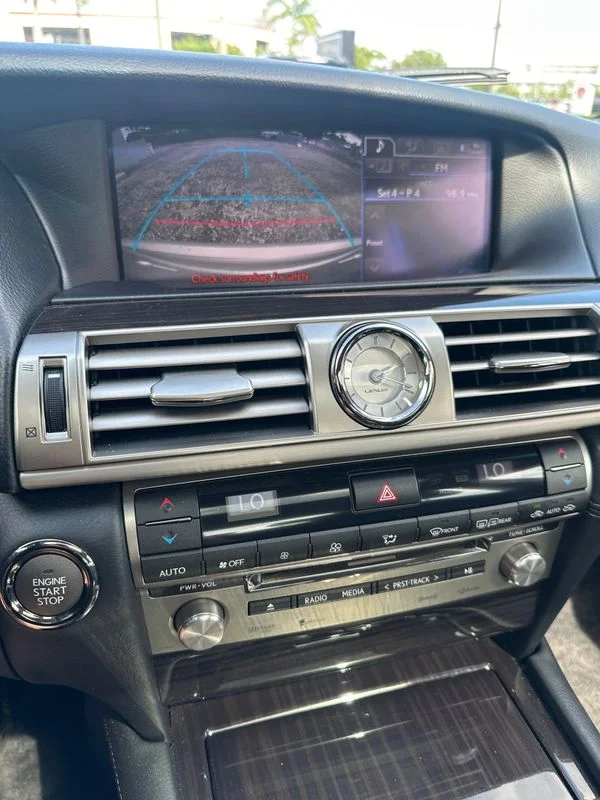 Used 2014  Lexus  image 22