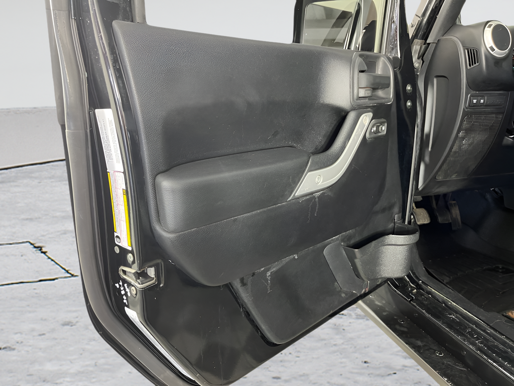 Used 2011 Black Jeep Rubicon image 9