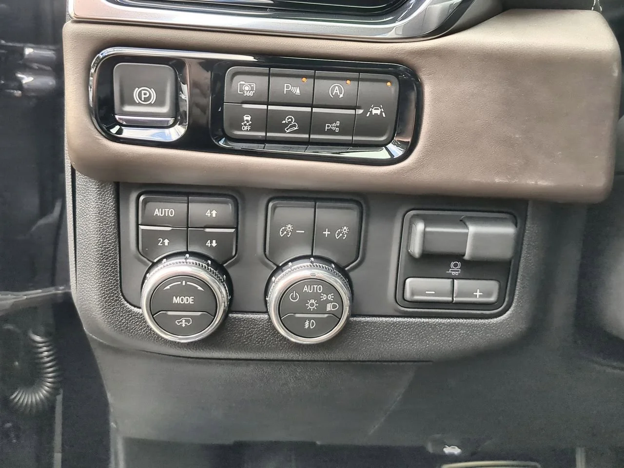 New 2026 Titanium Rush Metallic GMC Denali Ultimate image 18