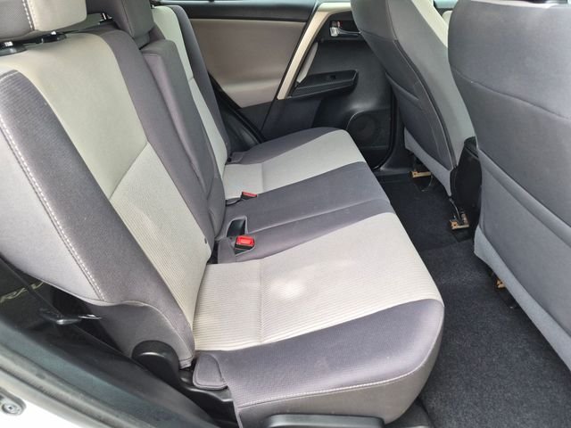 Used 2015 White Toyota XLE image 22