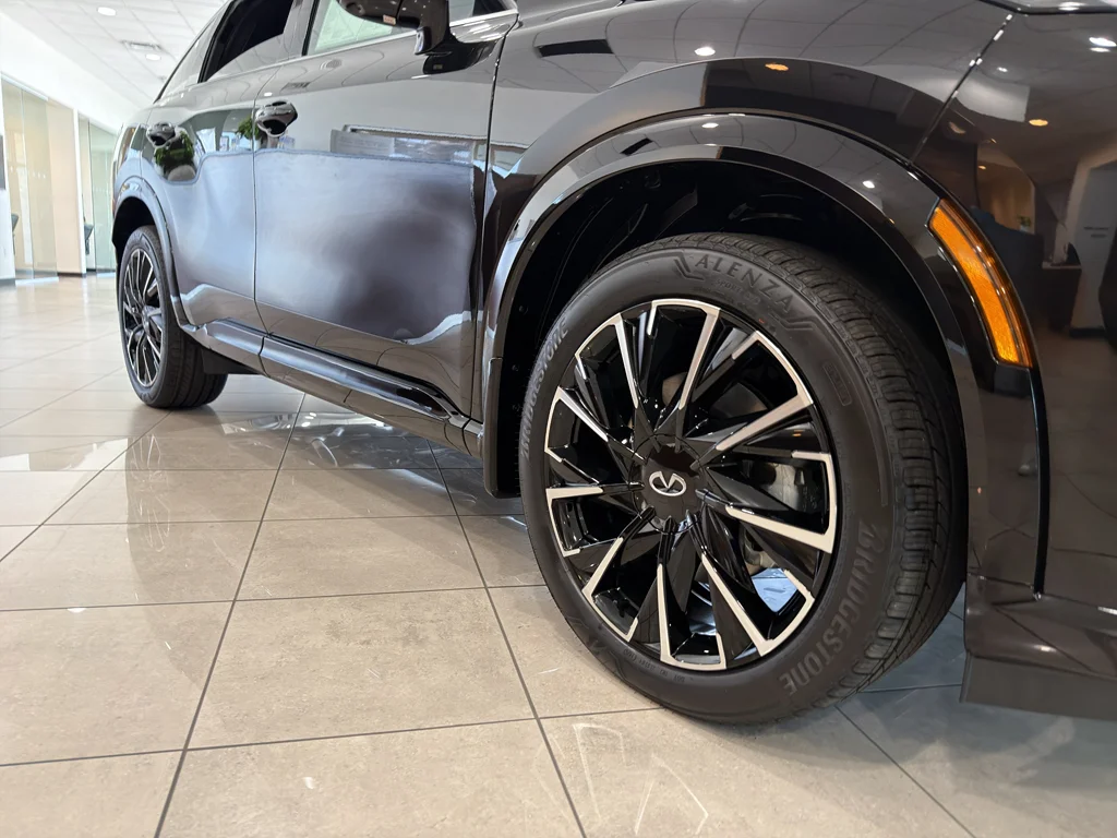 New 2027 MINERAL BLACK INFINITI Autograph AWD image 4