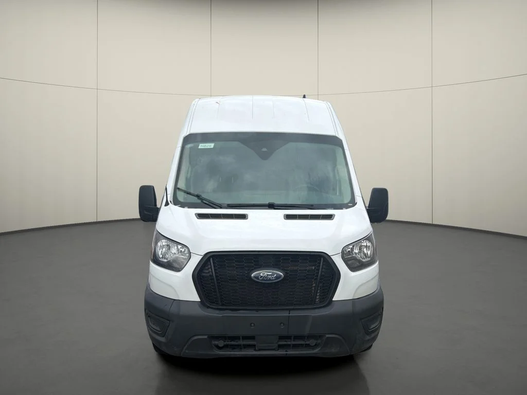 Used 2023 White Ford Base image 2