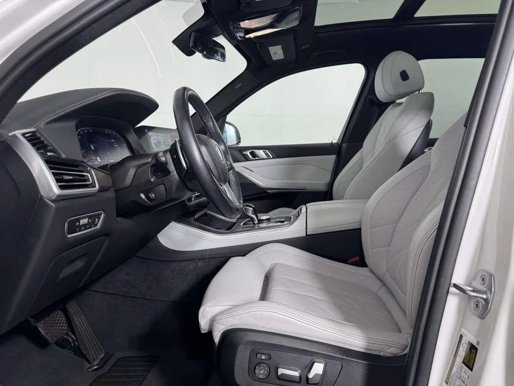 Certified Used 2023 White BMW xDrive40i image 4