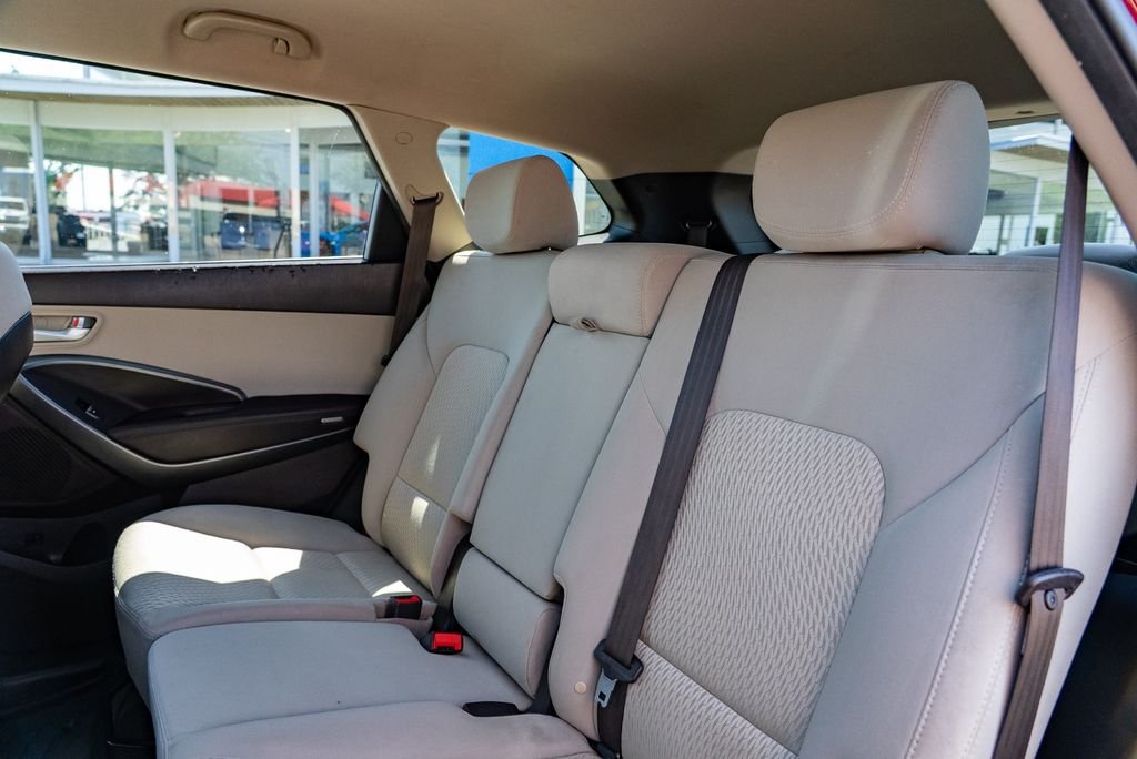 Used 2018 Regal Red Pearl Hyundai SE image 24