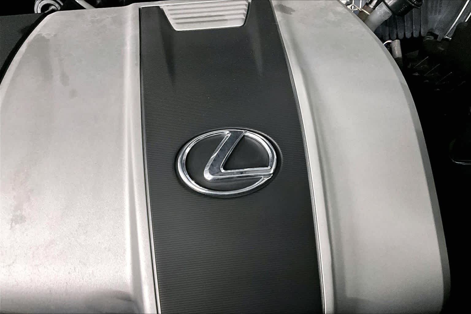 Used 2018 Eminent White Pearl Lexus  image 33