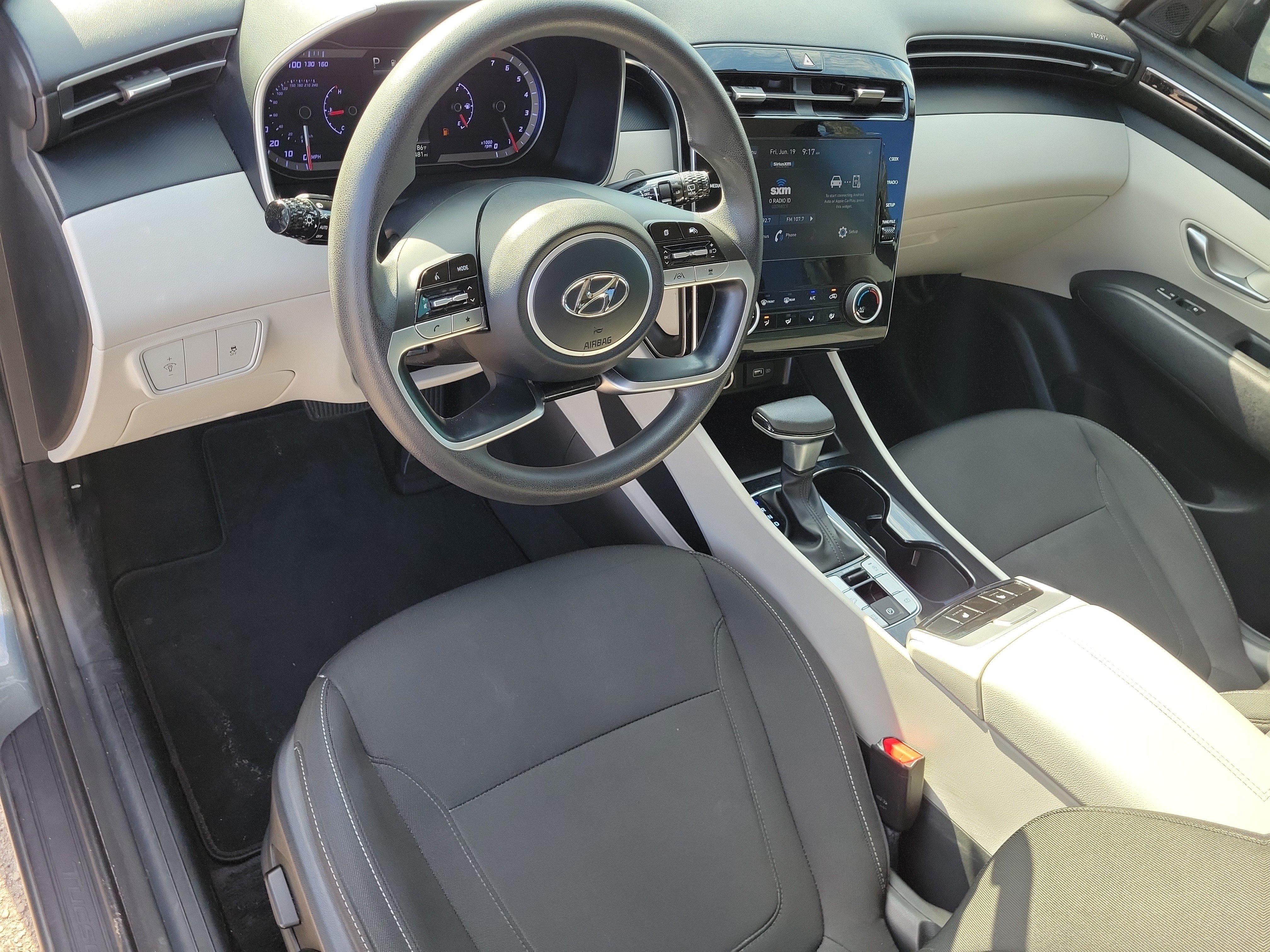 Used 2022 Amazon Gray Hyundai SEL image 12