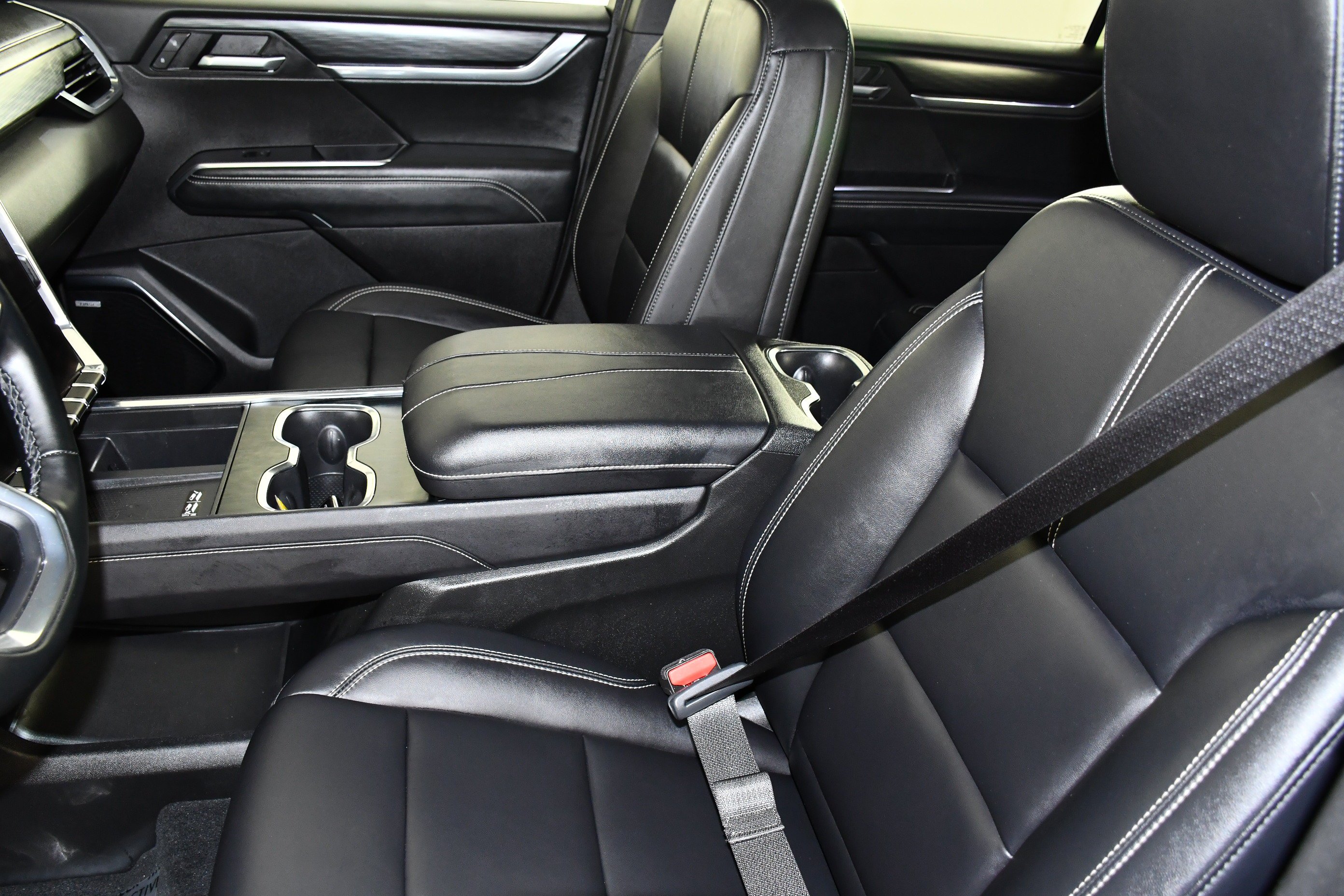 Used 2026 Ebony Twilight Metallic GMC AWD Elevation image 37