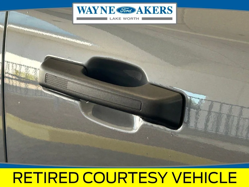 New 2025 Carbonized Gray Metallic Ford Badlands image 19