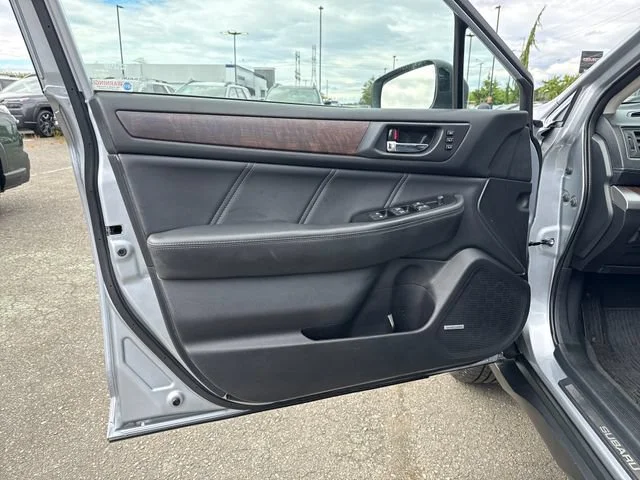 Used 2019 Ice Silver Metallic Subaru Limited image 15