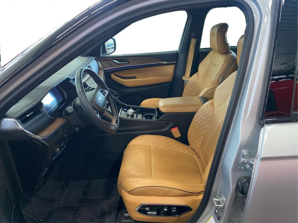 Used 2023 Silver Jeep Summit 4xe image 7