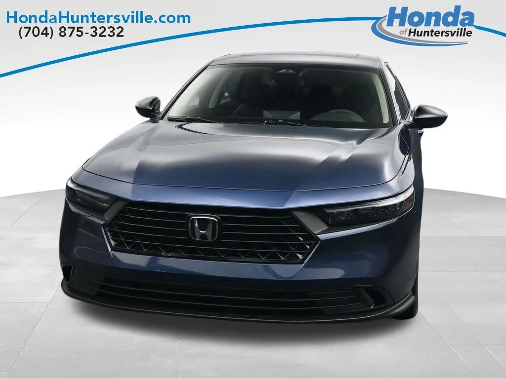Used 2025  Honda SE image 3