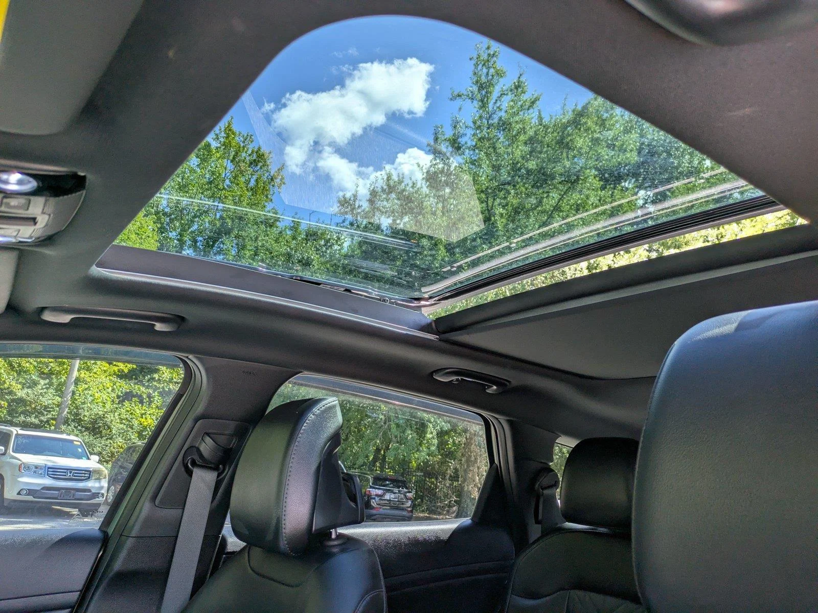 Used 2024 Jungle Green Kia X-Line image 20