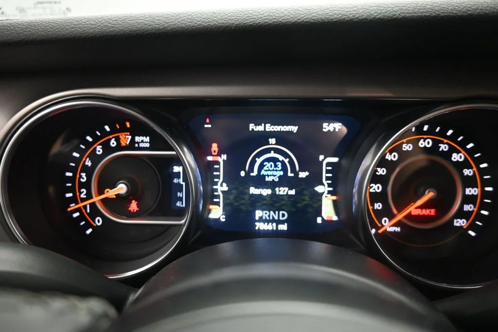 Used 2020 Silver Jeep Sport image 19