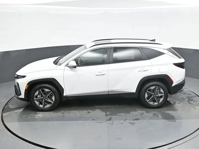 New 2026 White Hyundai SEL Premium image 12