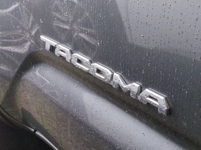 Used 2019 Gray Toyota SR5 image 12