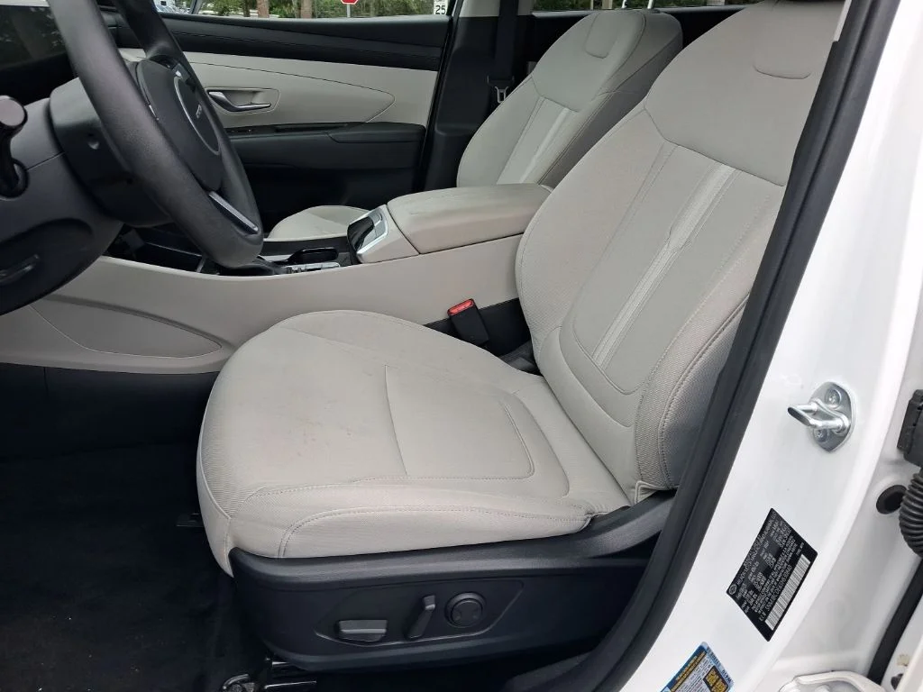 Used 2025 White Hyundai SEL image 18