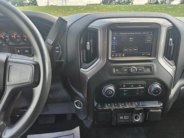 Used 2023 Gray Chevrolet Custom image 17