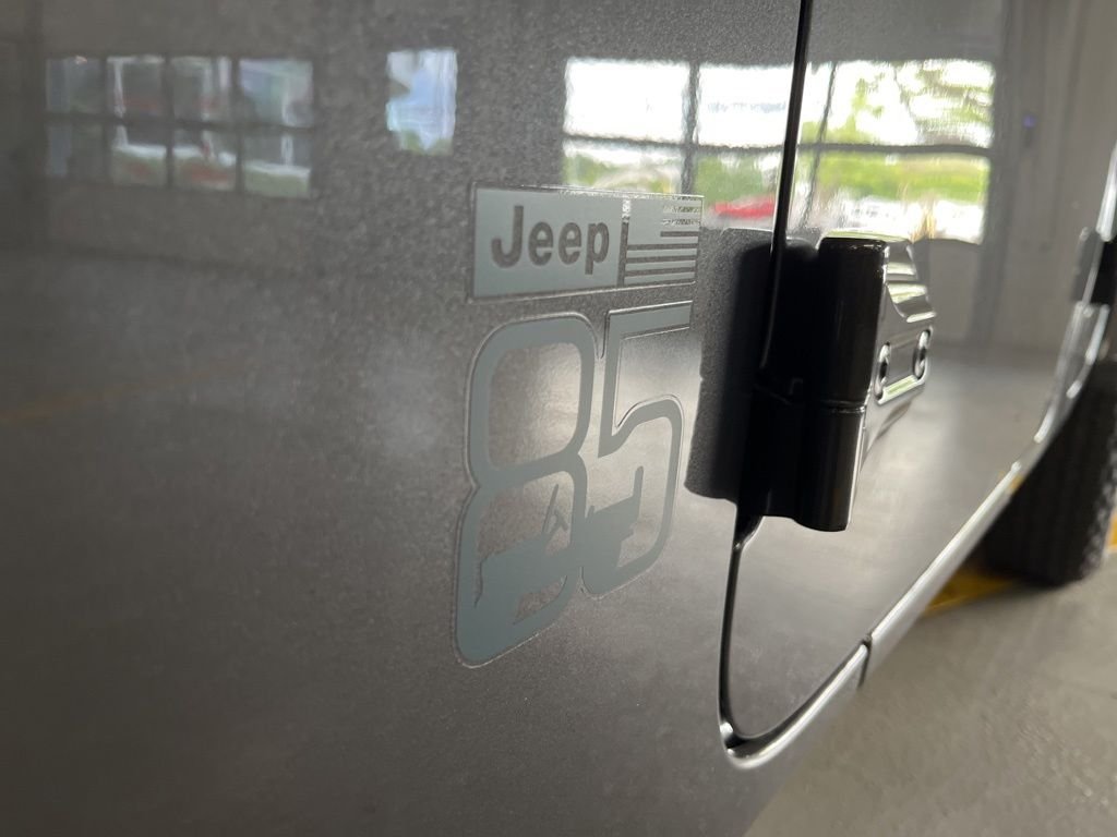 New 2026 Granite Crystal Metallic Clearcoat Jeep 85th Anniversary Edition image 13