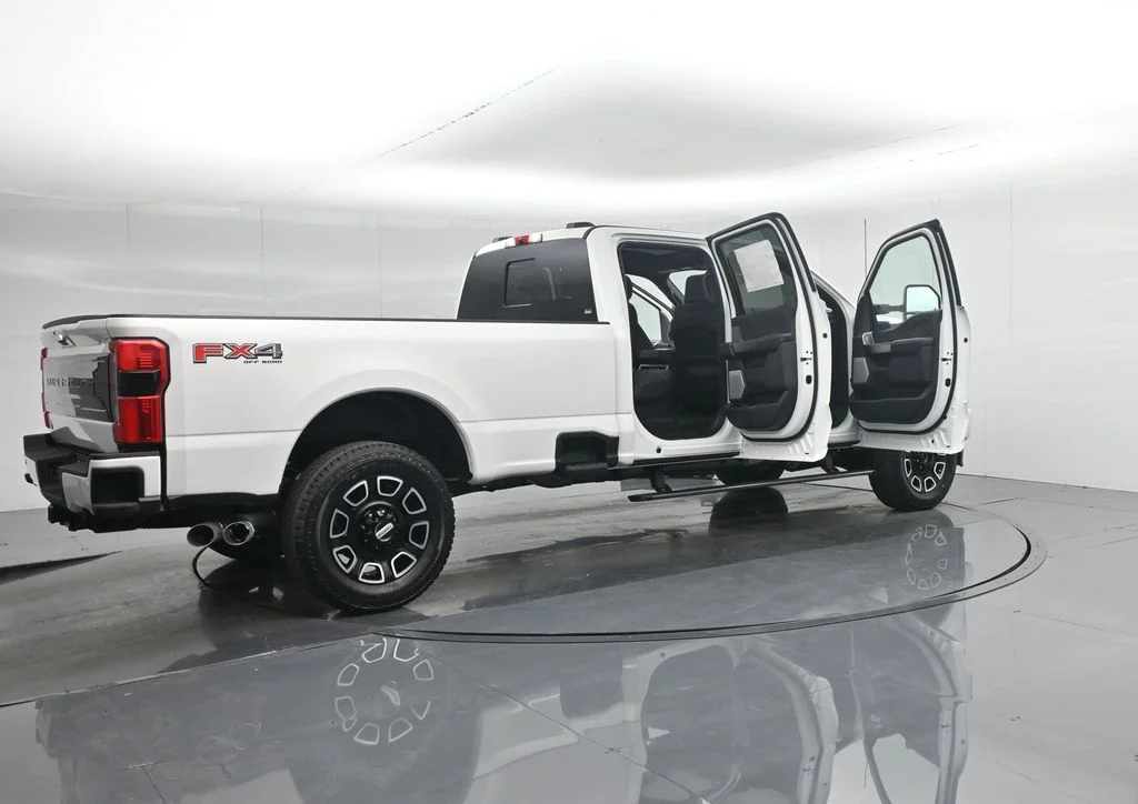 New 2026 Star White Metallic Tri-Coat Ford Platinum image 5