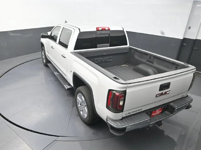 Used 2018 White GMC SLT image 27