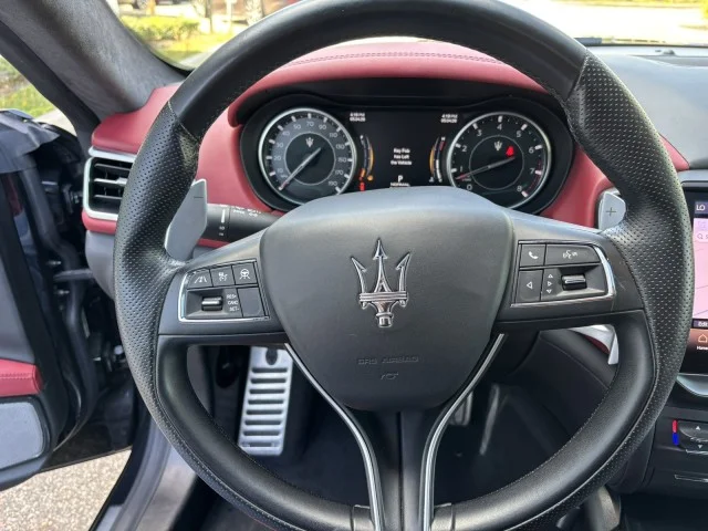 Used 2022 Nero Ribelle Metallic Maserati Modena ~ SPORTIVO PACKAGE & BOWERS & WILKINS image 43