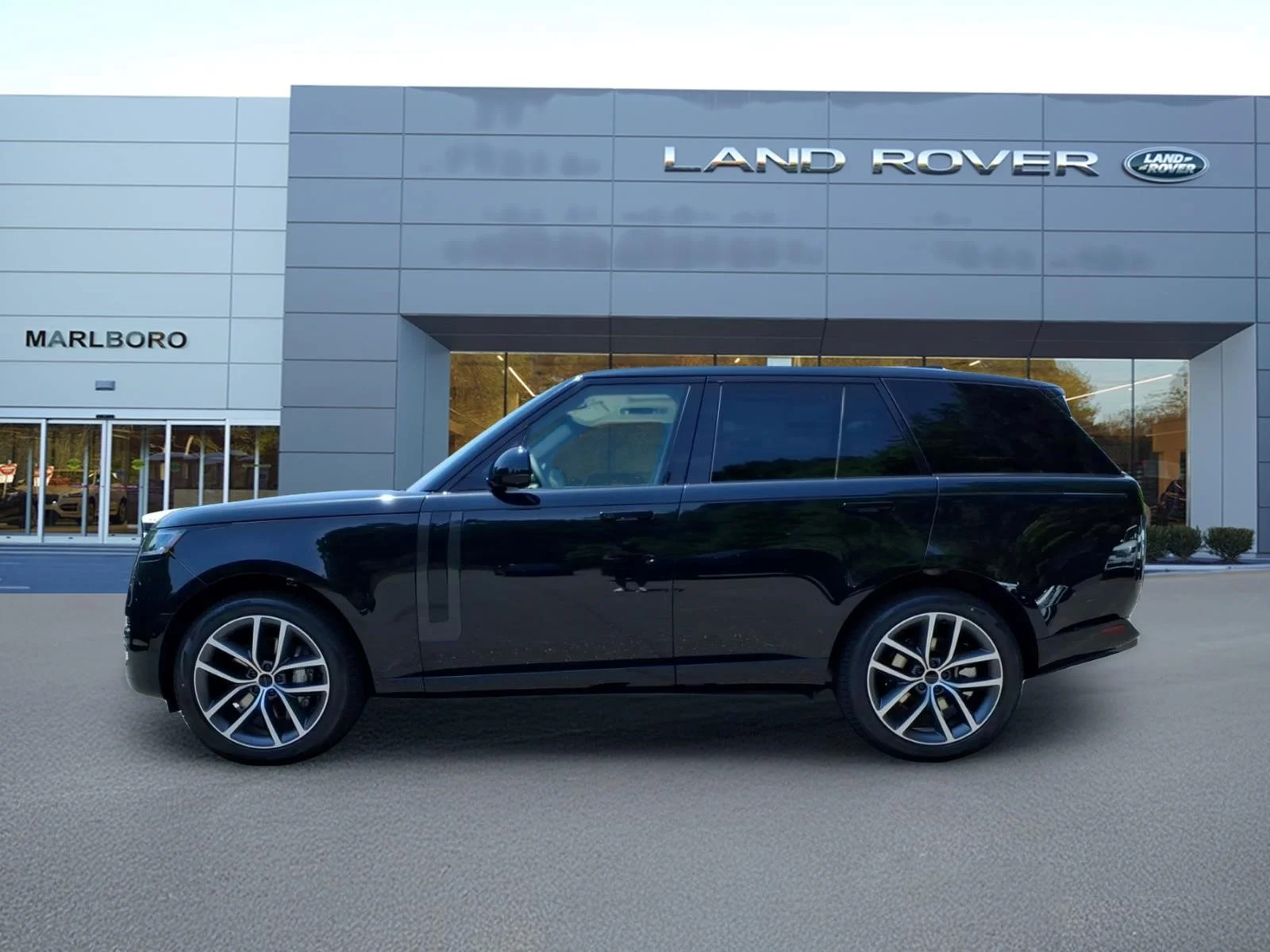 New 2026 Santorini Black Land Rover SE image 6