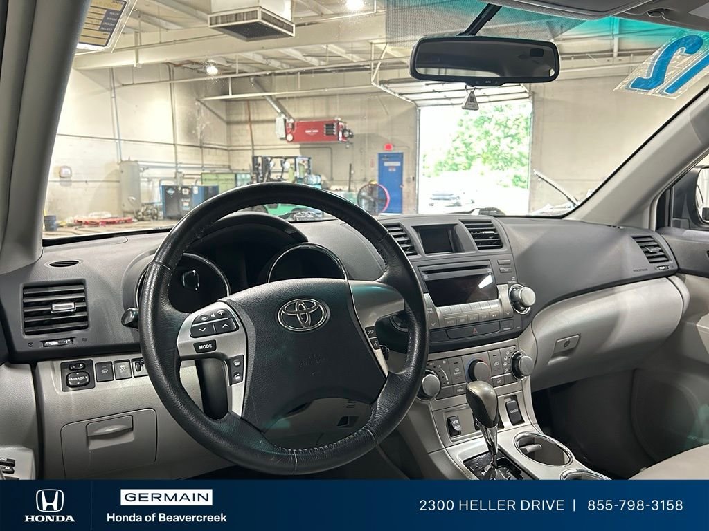 Used 2012 Shoreline Mist Toyota SE image 15