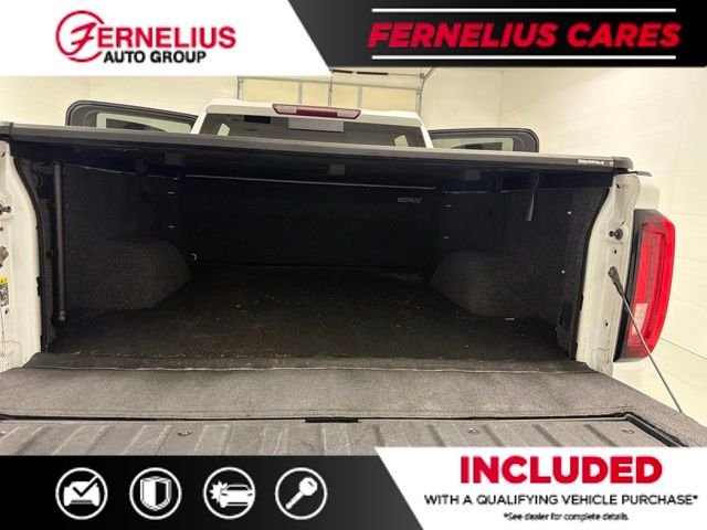 Used 2021 White GMC SLT image 19