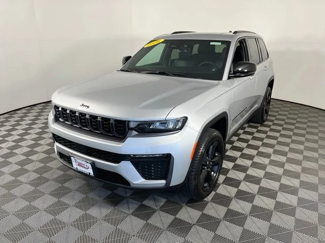 Used 2026 Silver Jeep Limited image 3