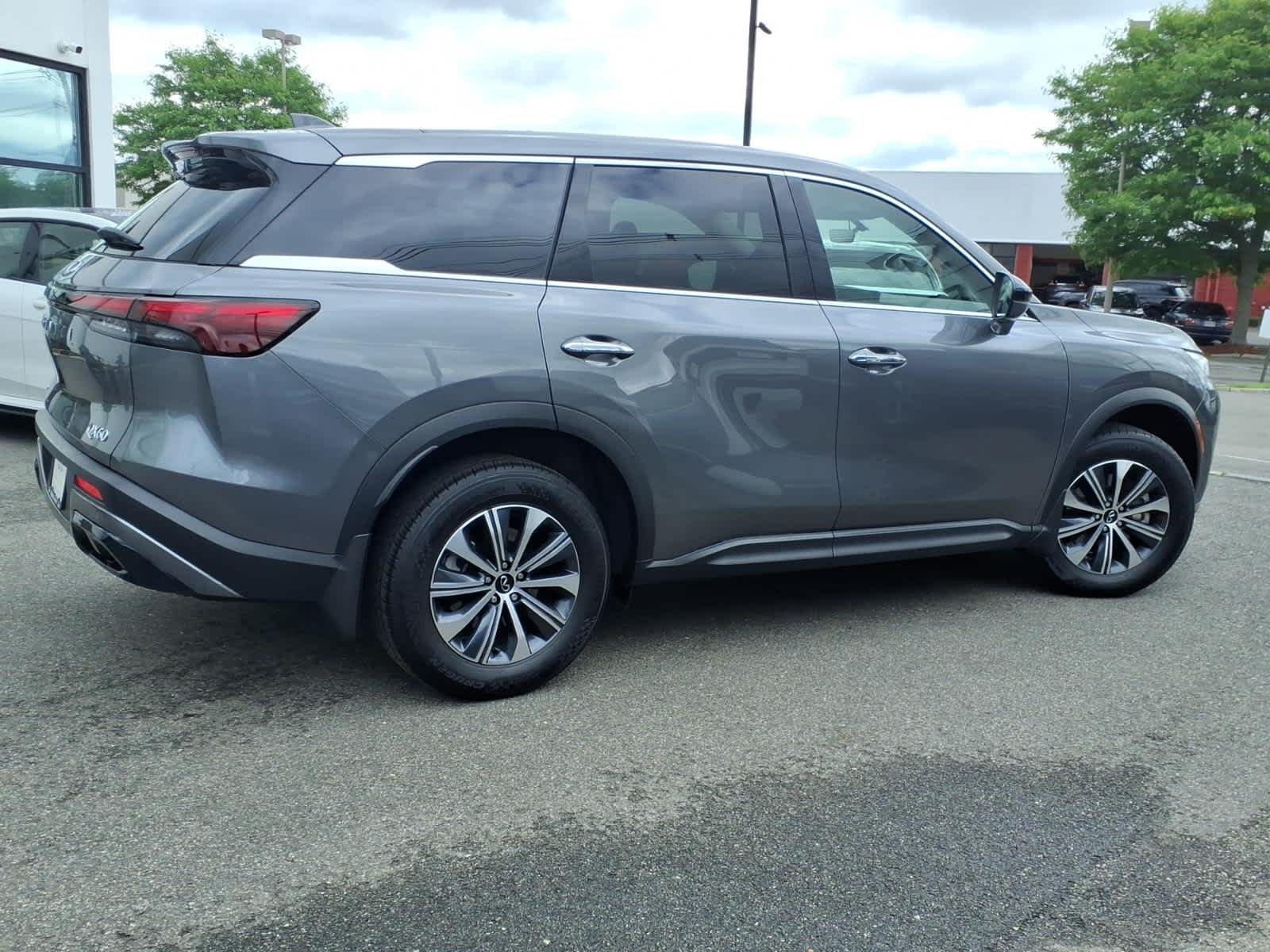 Certified Used 2025 Graphite Shadow INFINITI PURE image 4