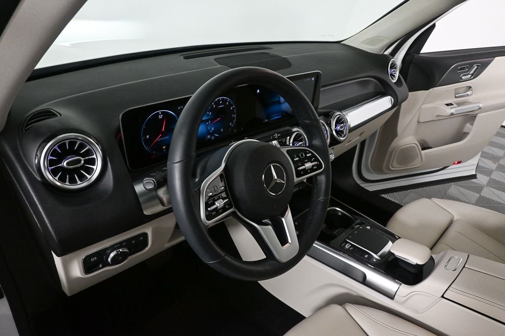 Used 2021  Mercedes-Benz GLB 250 image 6