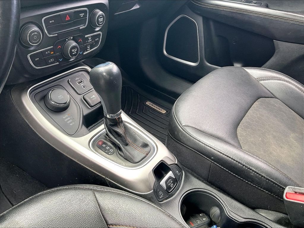 Used 2021 Jazz Blue Pearlcoat Jeep Latitude image 19
